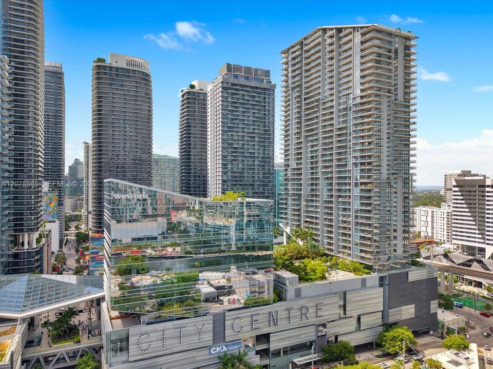 En Venta: $1,099,000 (2 camas, 2 baños, 1400 Pies cuadrados)