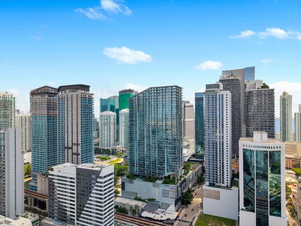 En Venta: $1,099,000 (2 camas, 2 baños, 1400 Pies cuadrados)