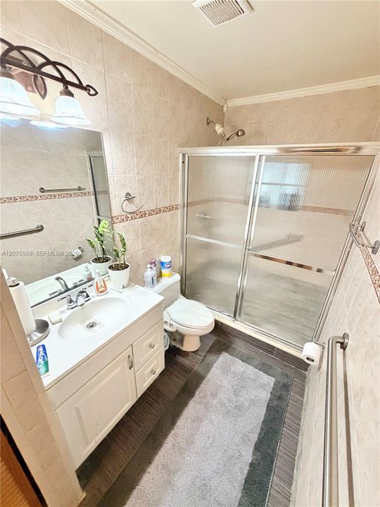 Active With Contract: $900,000 (3 beds, 2 baths, 2359 Square Feet)