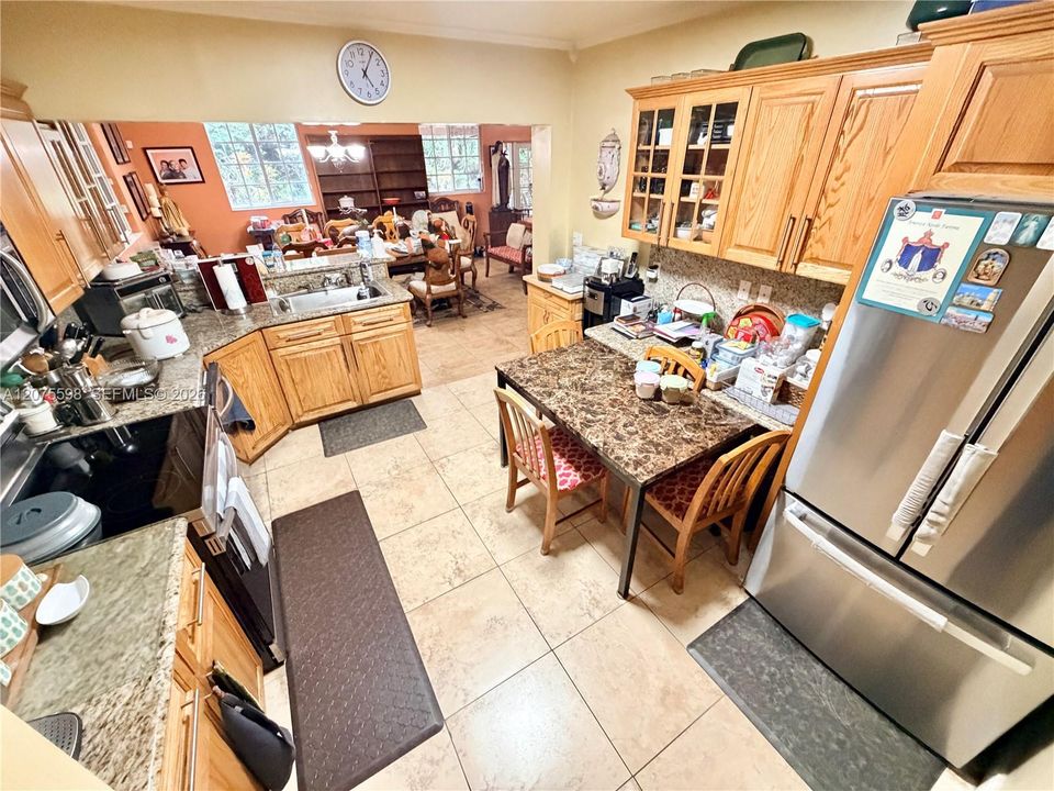 Active With Contract: $900,000 (3 beds, 2 baths, 2359 Square Feet)