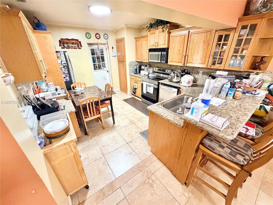 Active With Contract: $900,000 (3 beds, 2 baths, 2359 Square Feet)