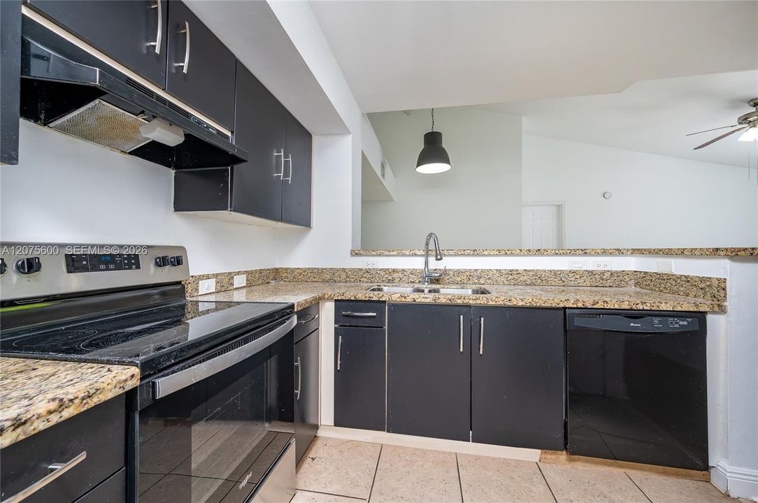 For Sale: $259,900 (2 beds, 2 baths, 1065 Square Feet)