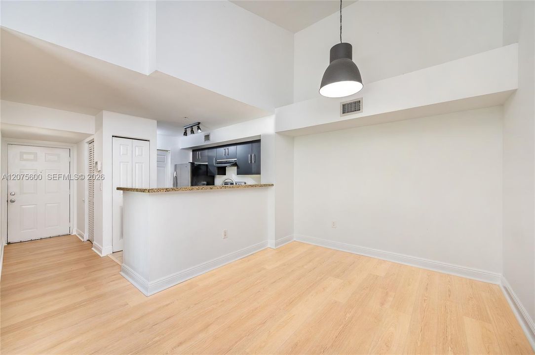 For Sale: $259,900 (2 beds, 2 baths, 1065 Square Feet)
