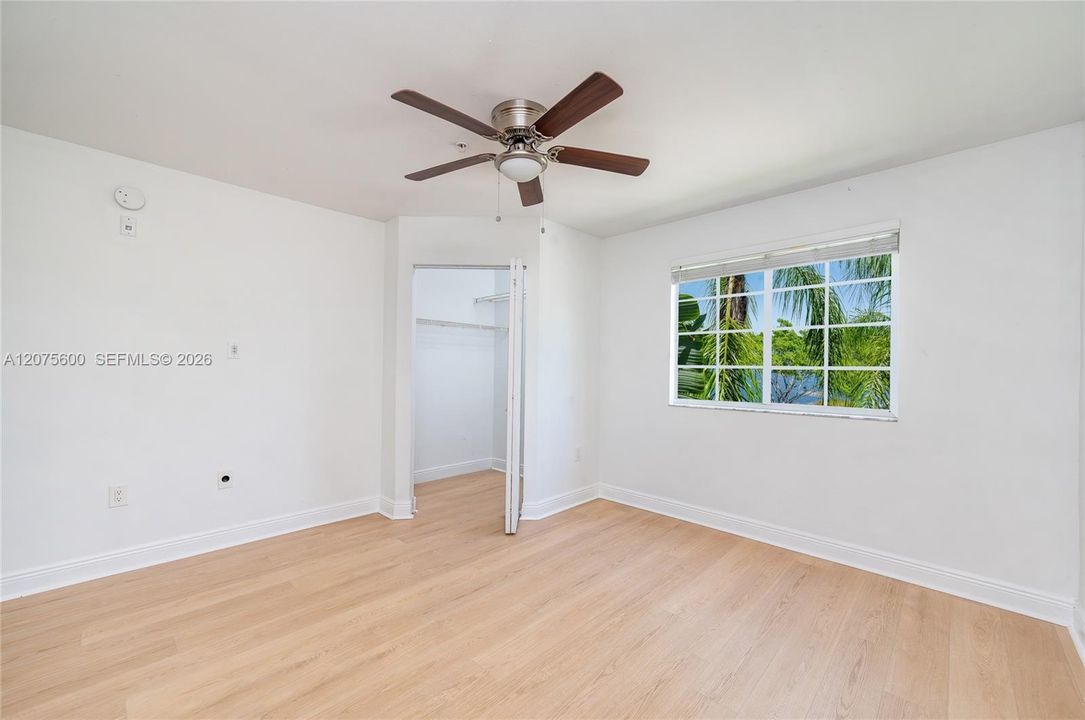 For Sale: $259,900 (2 beds, 2 baths, 1065 Square Feet)