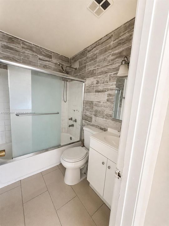 For Rent: $2,000 (2 beds, 2 baths, 1000 Square Feet)