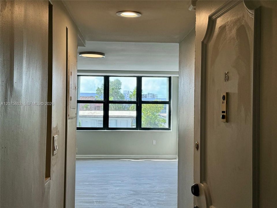 For Rent: $2,190 (2 beds, 2 baths, 909 Square Feet)