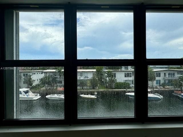 For Rent: $2,190 (2 beds, 2 baths, 909 Square Feet)
