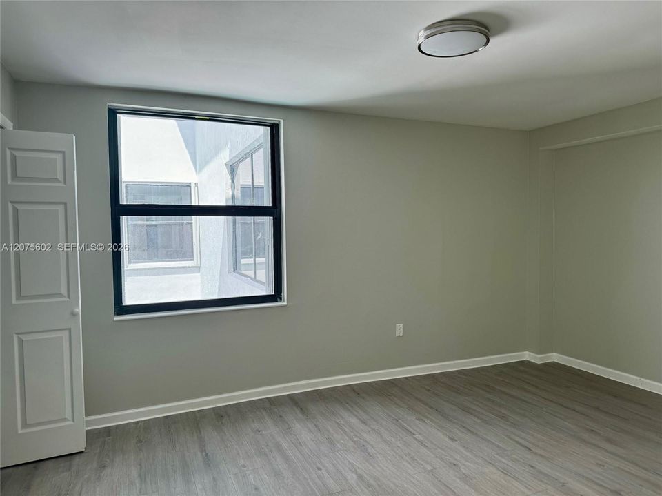 For Rent: $2,190 (2 beds, 2 baths, 909 Square Feet)