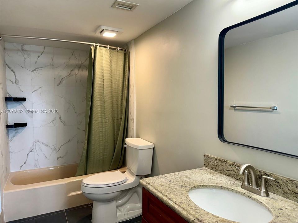 For Rent: $2,190 (2 beds, 2 baths, 909 Square Feet)