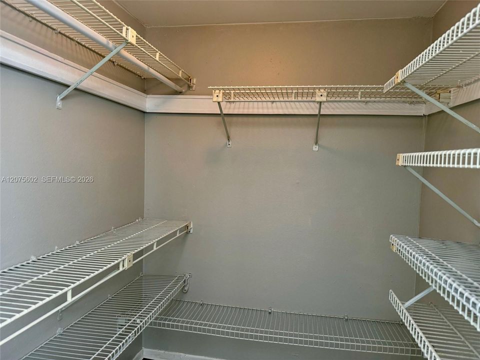 For Rent: $2,190 (2 beds, 2 baths, 909 Square Feet)