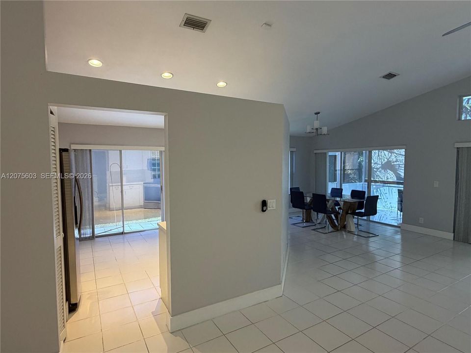 For Rent: $3,400 (3 beds, 2 baths, 1622 Square Feet)