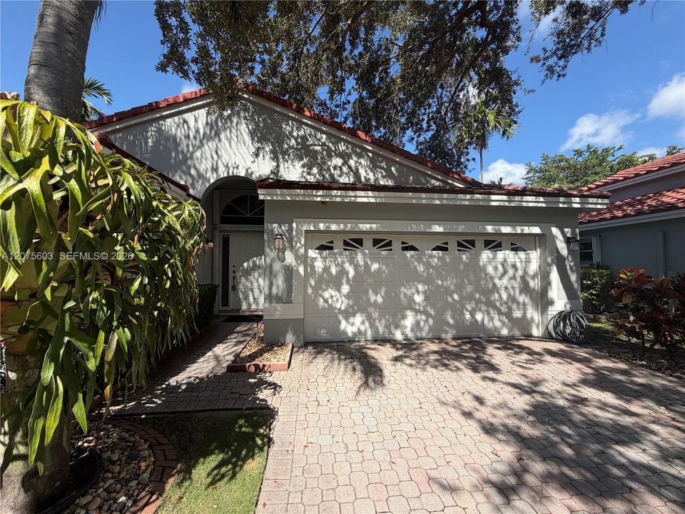 For Rent: $3,400 (3 beds, 2 baths, 1622 Square Feet)
