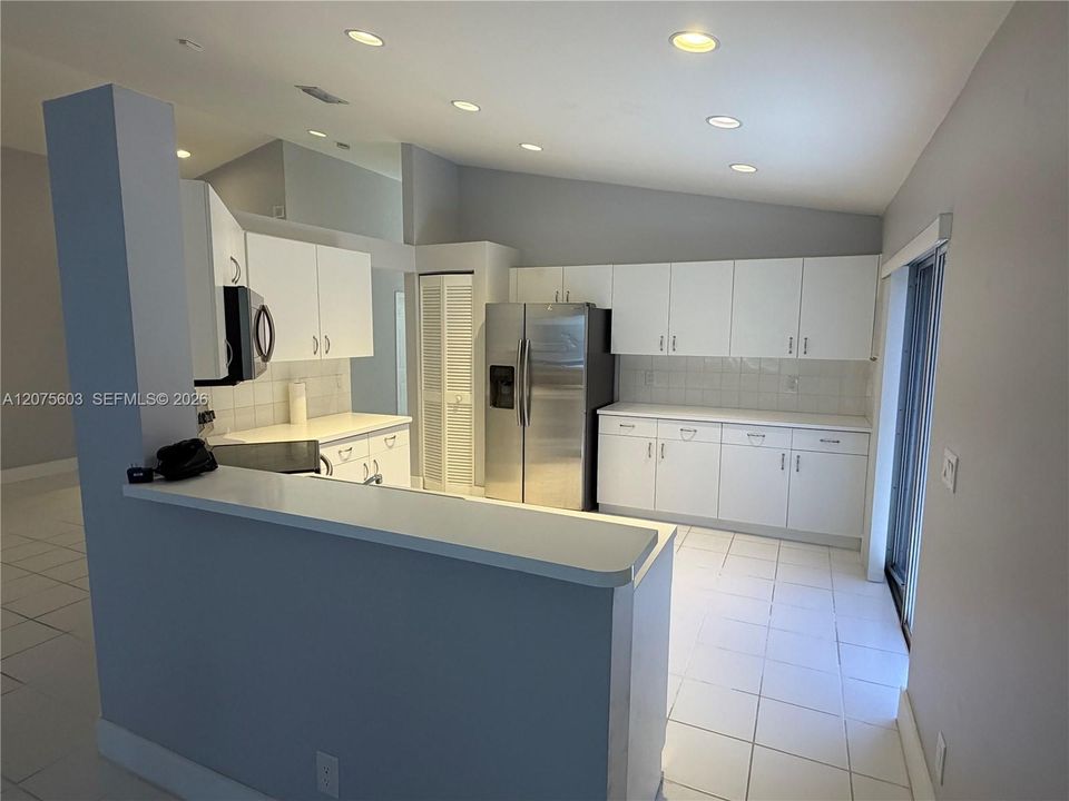 For Rent: $3,400 (3 beds, 2 baths, 1622 Square Feet)