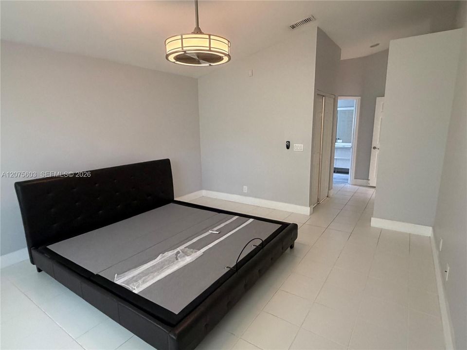 For Rent: $3,400 (3 beds, 2 baths, 1622 Square Feet)
