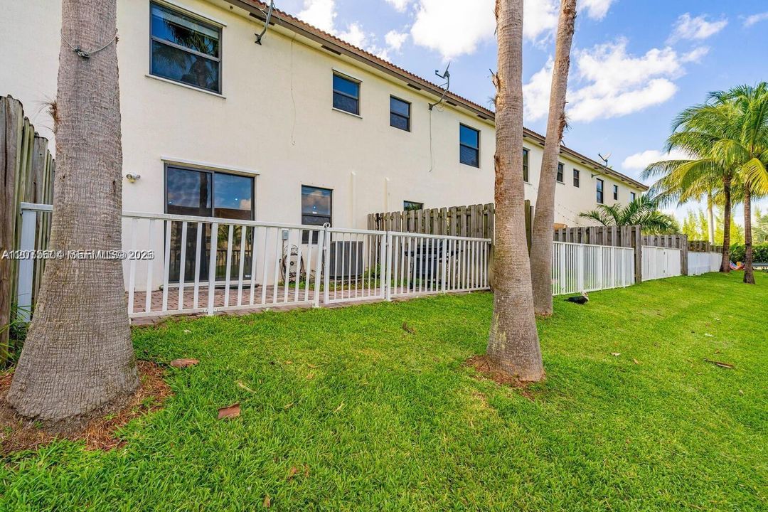 En Venta: $650,000 (4 camas, 3 baños, 1783 Pies cuadrados)