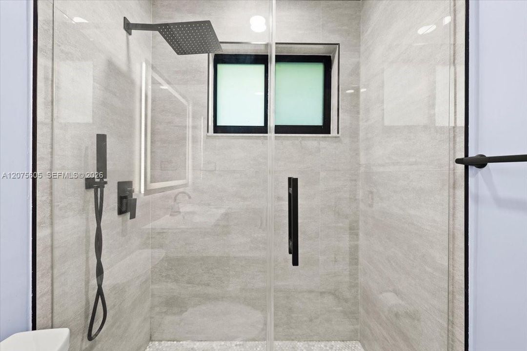 For Rent: $4,000 (4 beds, 2 baths, 1643 Square Feet)