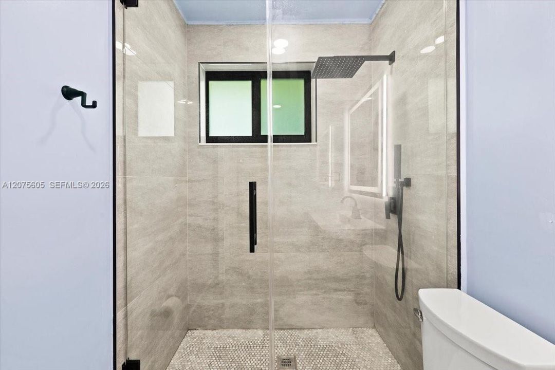 For Rent: $4,000 (4 beds, 2 baths, 1643 Square Feet)