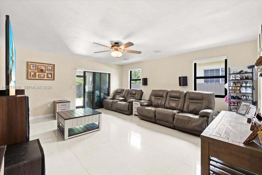 For Rent: $4,000 (4 beds, 2 baths, 1643 Square Feet)