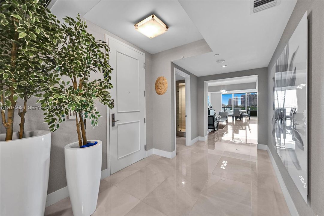 For Sale: $2,099,000 (3 beds, 3 baths, 3073 Square Feet)