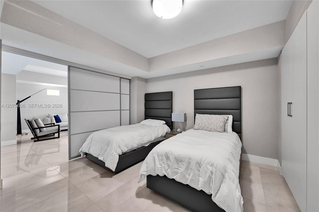 For Sale: $2,099,000 (3 beds, 3 baths, 3073 Square Feet)