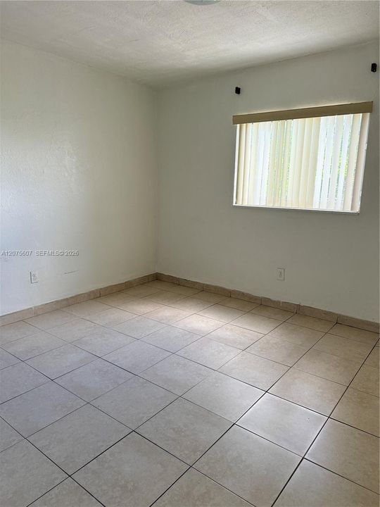 En Renta: $1,800 (2 camas, 1 baños, 3907 Pies cuadrados)