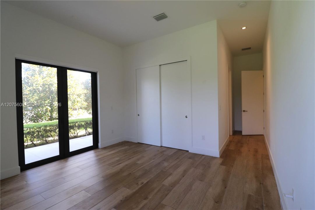 For Sale: $3,149,000 (6 beds, 7 baths, 5184 Square Feet)