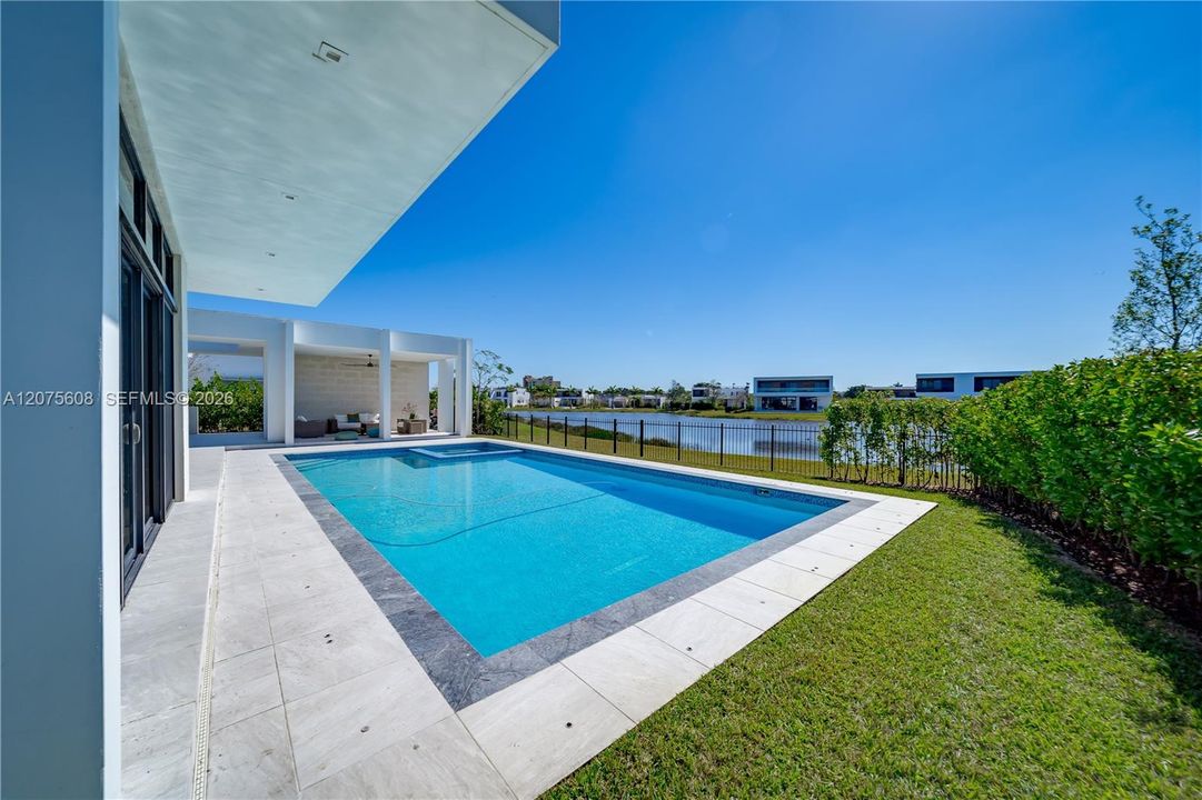 For Sale: $3,149,000 (6 beds, 7 baths, 5184 Square Feet)