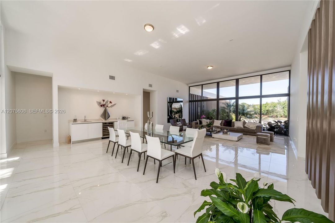 For Sale: $3,149,000 (6 beds, 7 baths, 5184 Square Feet)