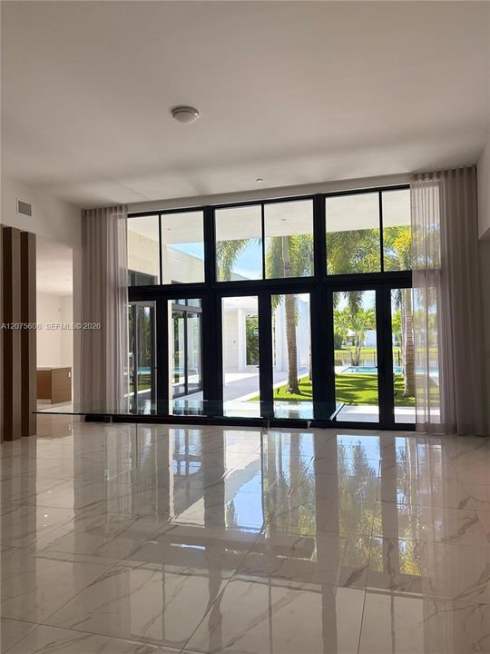 For Sale: $3,149,000 (6 beds, 7 baths, 5184 Square Feet)