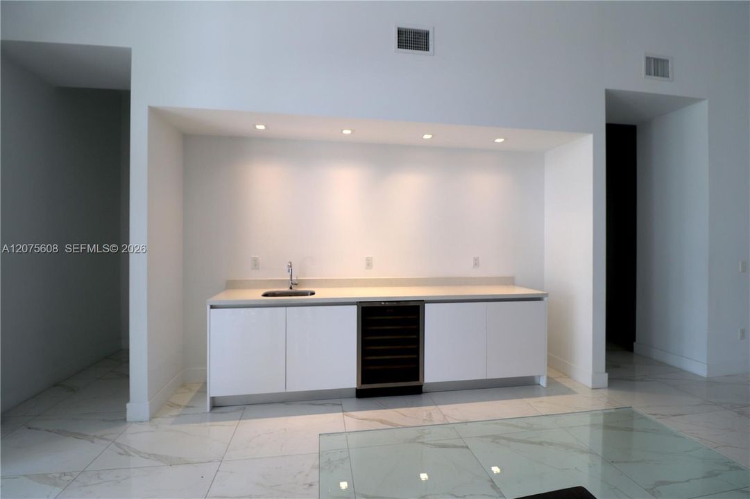 For Sale: $3,149,000 (6 beds, 7 baths, 5184 Square Feet)
