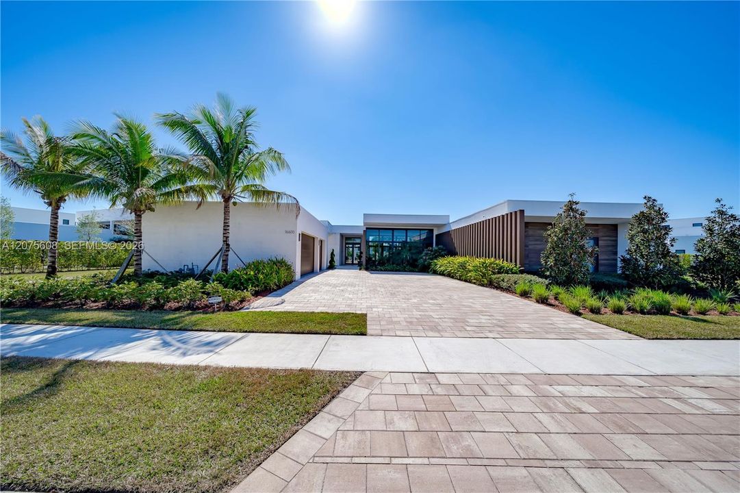 For Sale: $3,149,000 (6 beds, 7 baths, 5184 Square Feet)