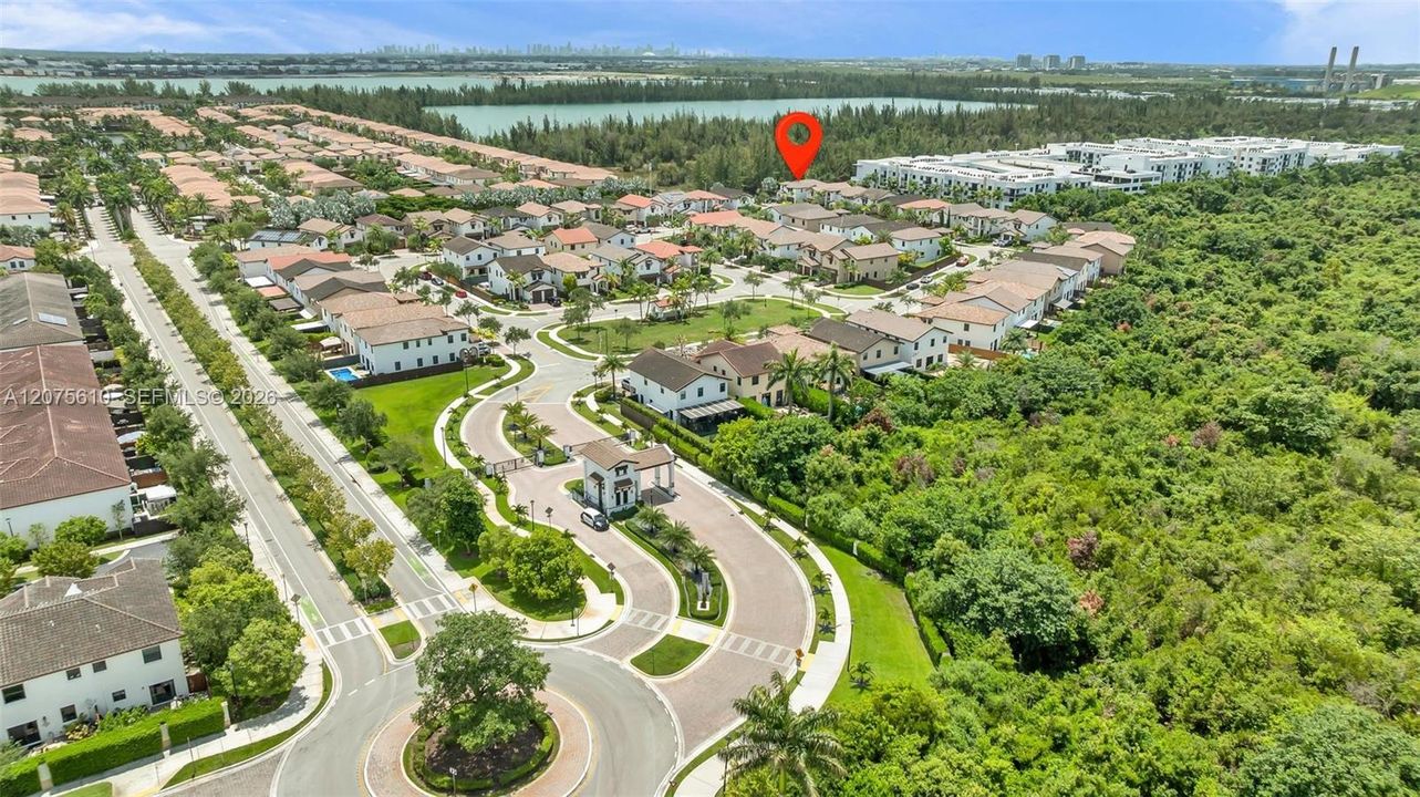 En Venta: $1,075,000 (5 camas, 4 baños, 2992 Pies cuadrados)