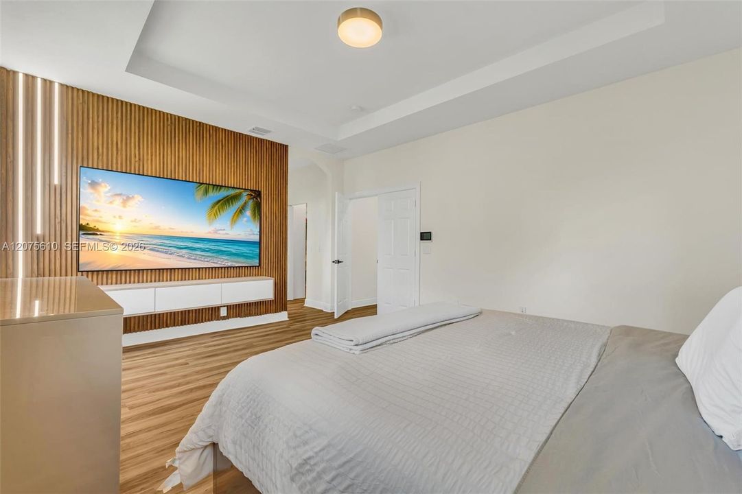 En Venta: $1,075,000 (5 camas, 4 baños, 2992 Pies cuadrados)