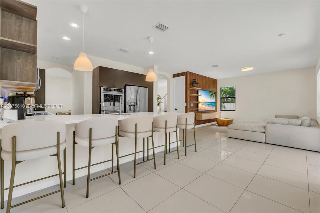 En Venta: $1,075,000 (5 camas, 4 baños, 2992 Pies cuadrados)