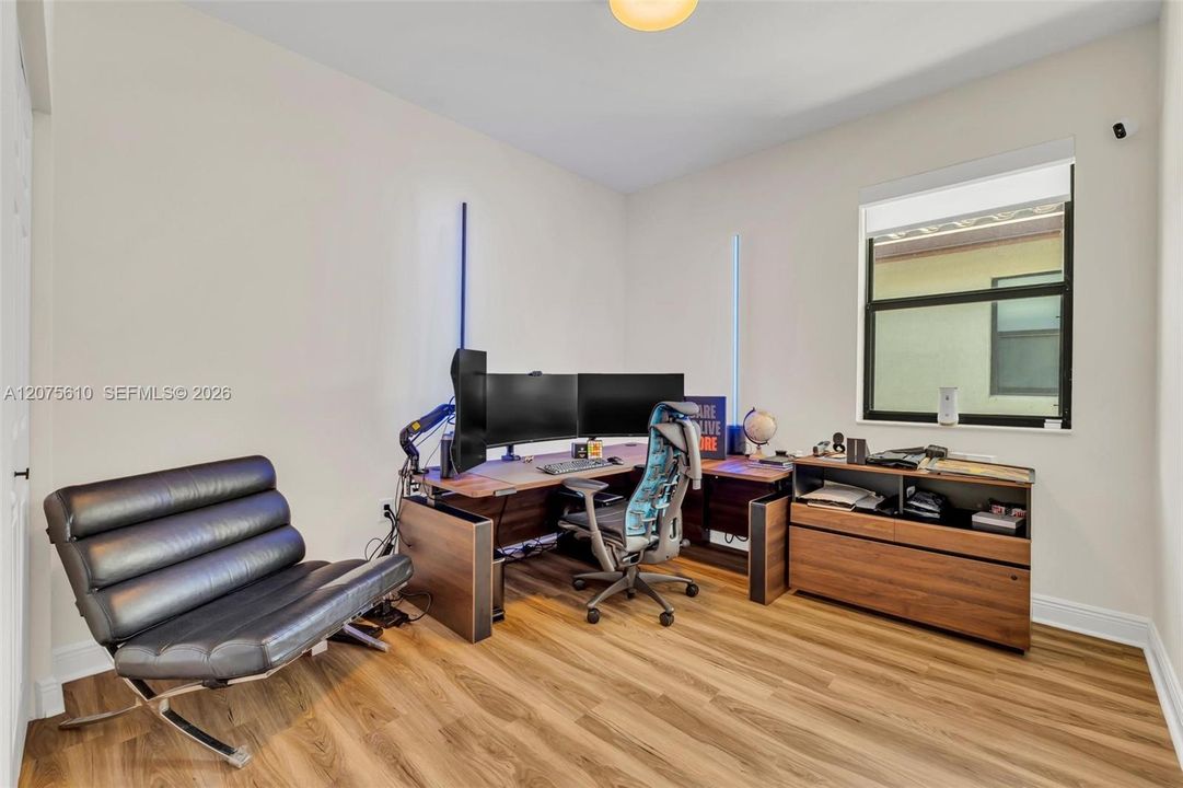 En Venta: $1,075,000 (5 camas, 4 baños, 2992 Pies cuadrados)
