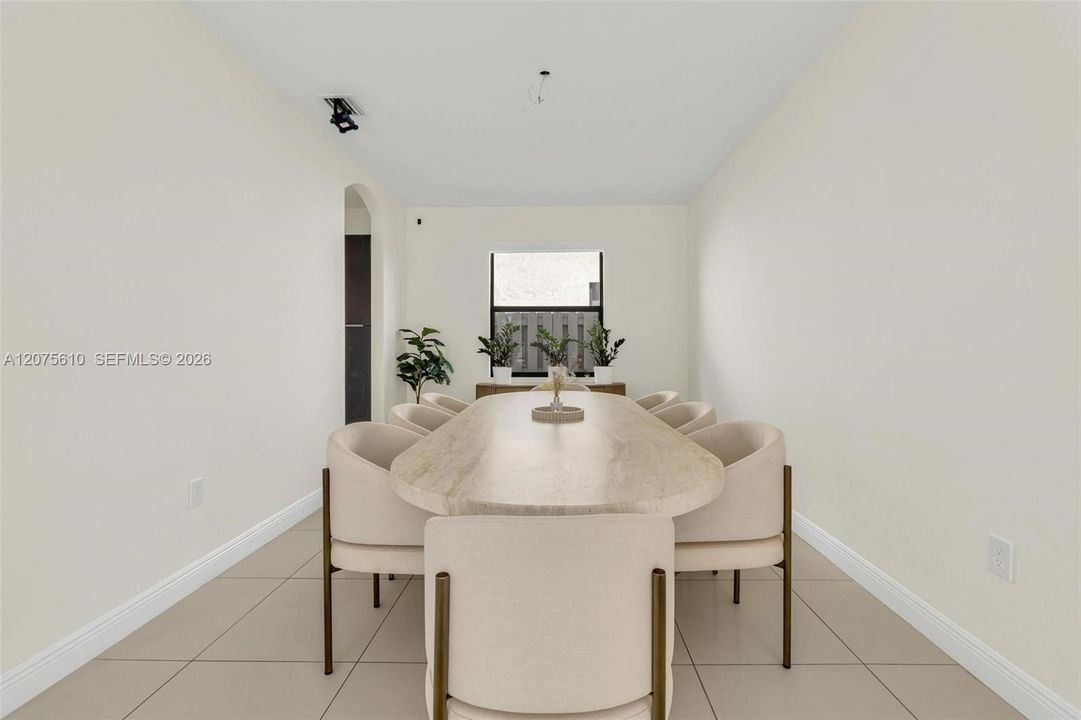 En Venta: $1,075,000 (5 camas, 4 baños, 2992 Pies cuadrados)