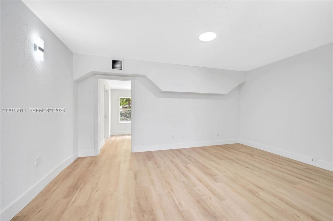 For Sale: $450,000 (4 beds, 3 baths, 1310 Square Feet)