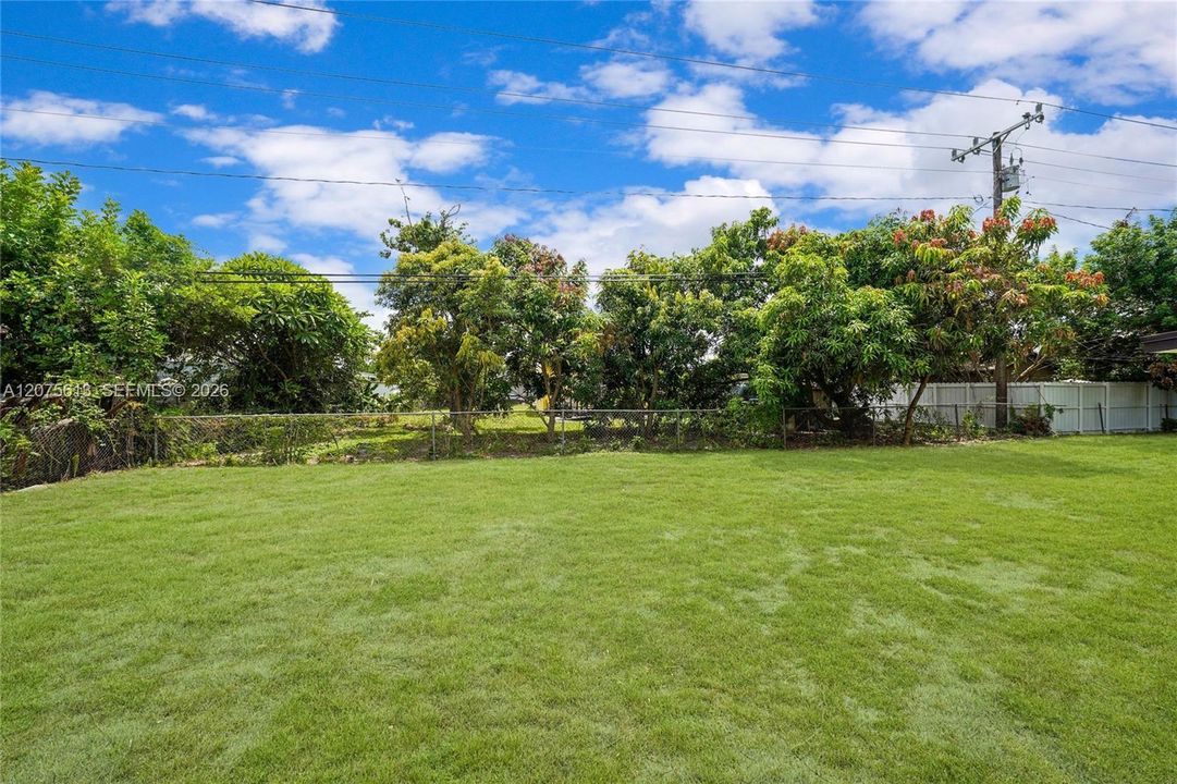 For Sale: $450,000 (4 beds, 3 baths, 1310 Square Feet)