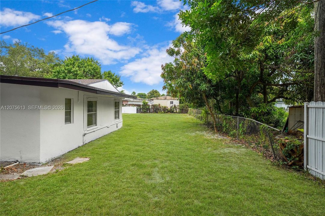 For Sale: $450,000 (4 beds, 3 baths, 1310 Square Feet)