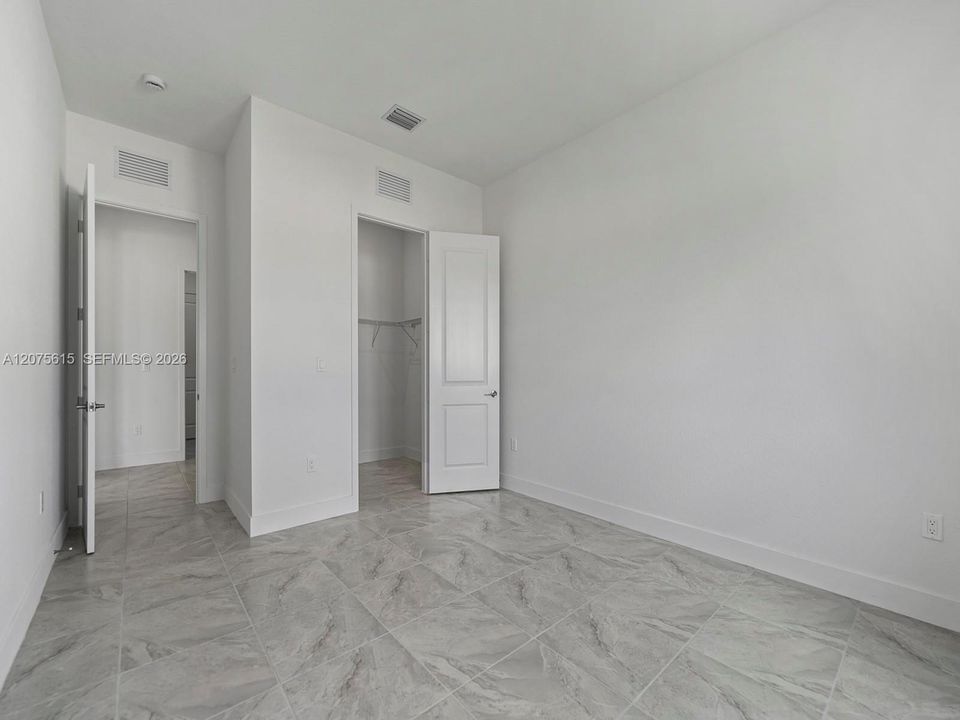 For Sale: $794,990 (5 beds, 4 baths, 3345 Square Feet)