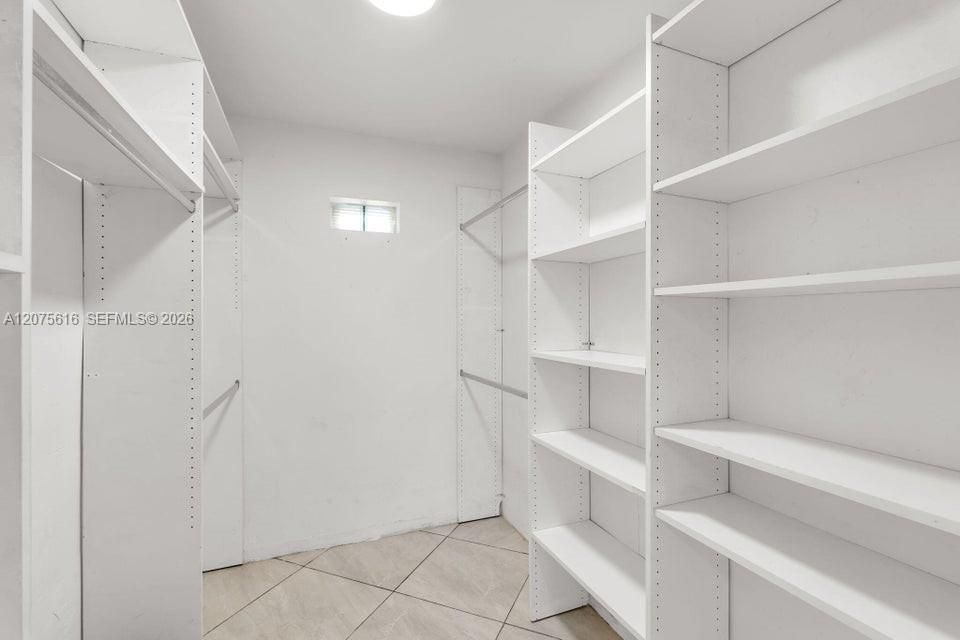 На продажу: $384,900 (1 спален, 1 ванн, 713 Квадратных фут)