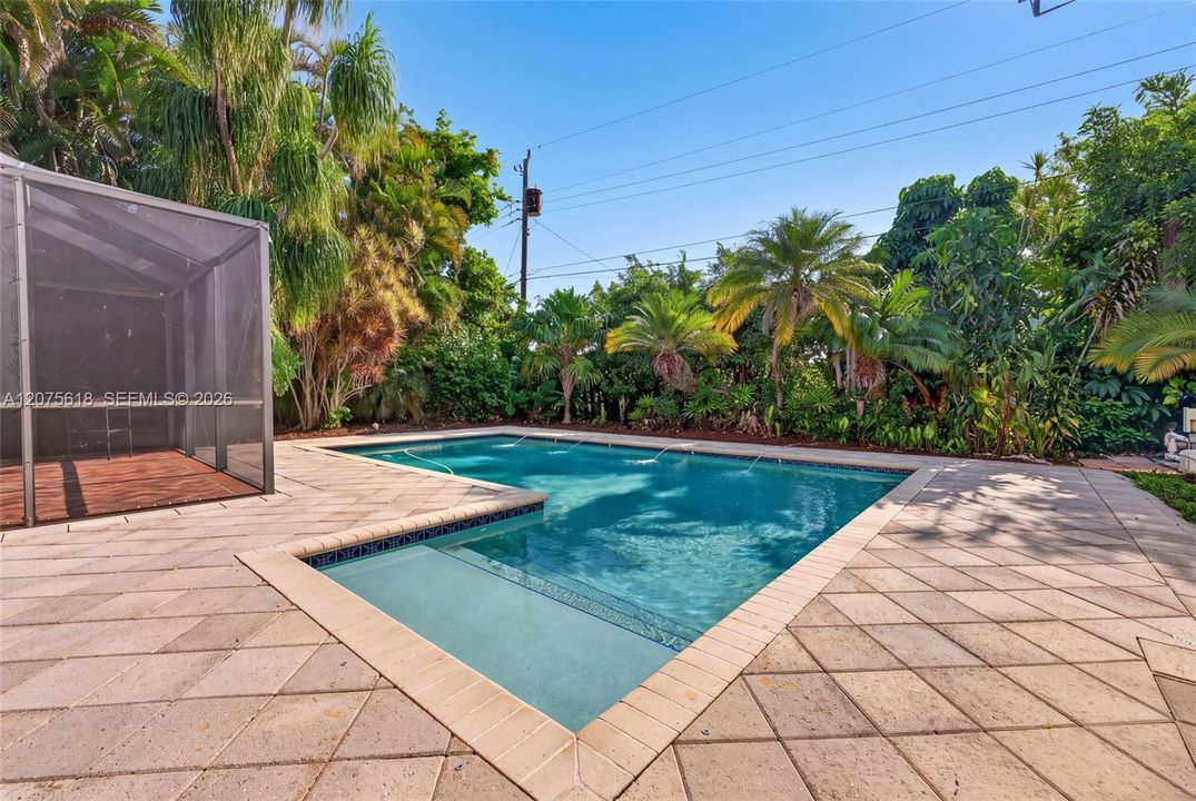 For Sale: $650,000 (4 beds, 2 baths, 1765 Square Feet)