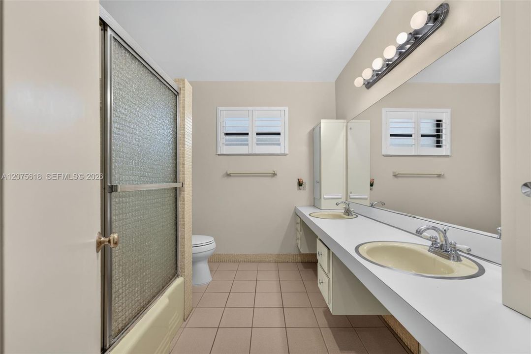For Sale: $650,000 (4 beds, 2 baths, 1765 Square Feet)