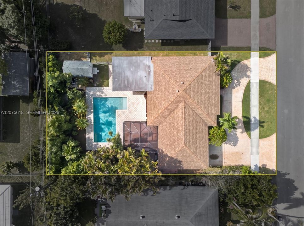 For Sale: $650,000 (4 beds, 2 baths, 1765 Square Feet)