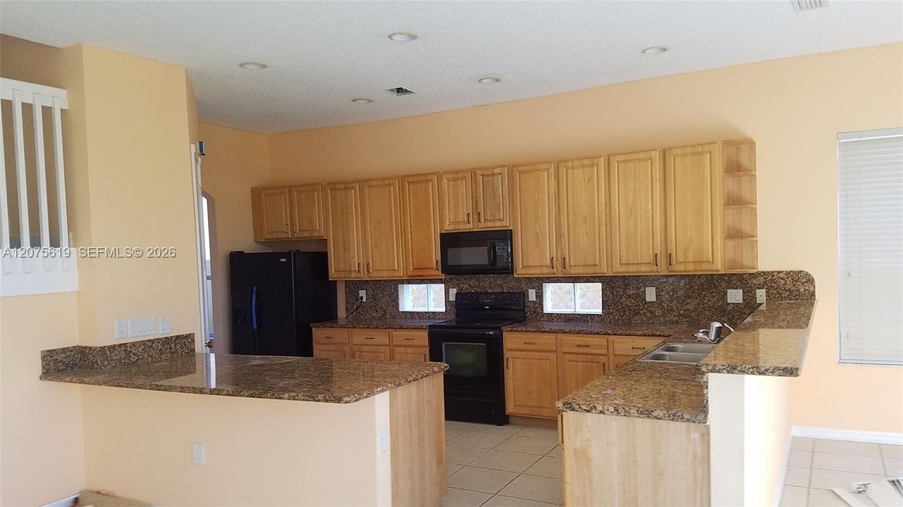 En Renta: $5,000 (5 camas, 3 baños, 3129 Pies cuadrados)