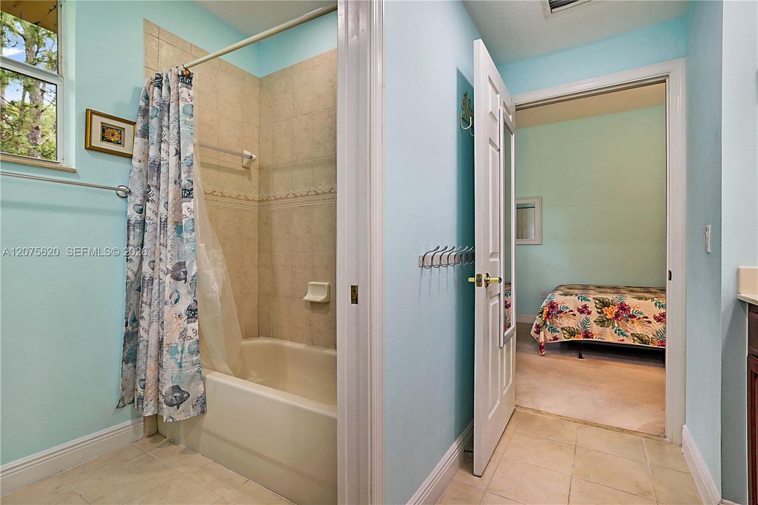 For Sale: $359,900 (3 beds, 3 baths, 1720 Square Feet)