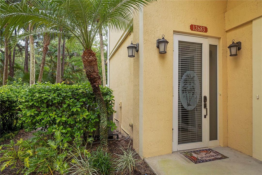 For Sale: $359,900 (3 beds, 3 baths, 1720 Square Feet)