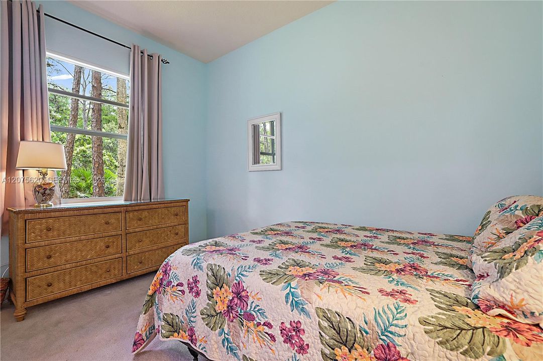 For Sale: $359,900 (3 beds, 3 baths, 1720 Square Feet)