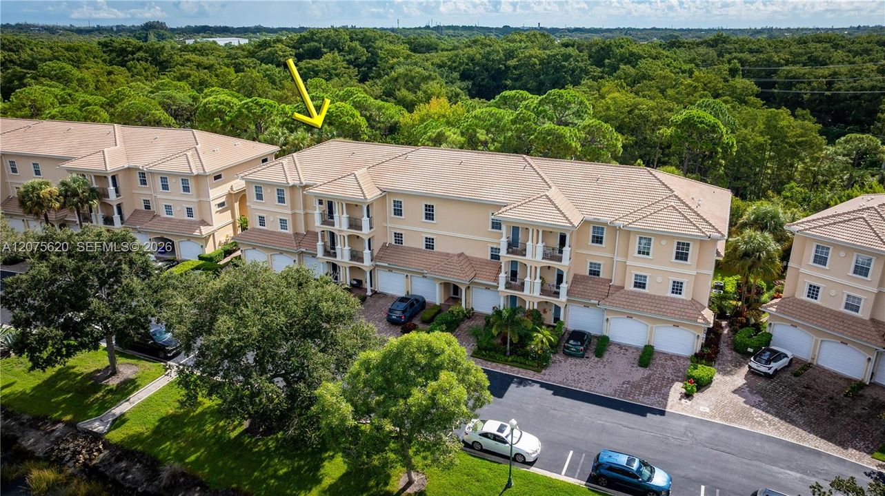 For Sale: $359,900 (3 beds, 3 baths, 1720 Square Feet)