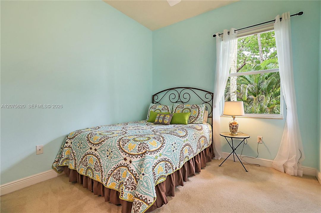 For Sale: $359,900 (3 beds, 3 baths, 1720 Square Feet)